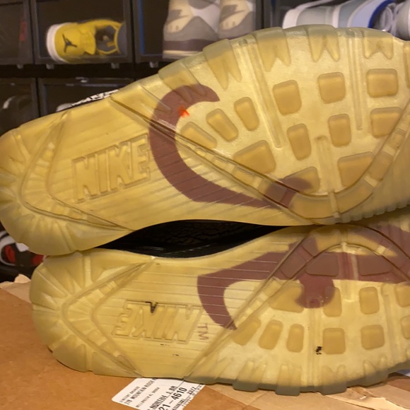 Selling a pair of preowned Nike High sc trainer. - Picture 9 of 11